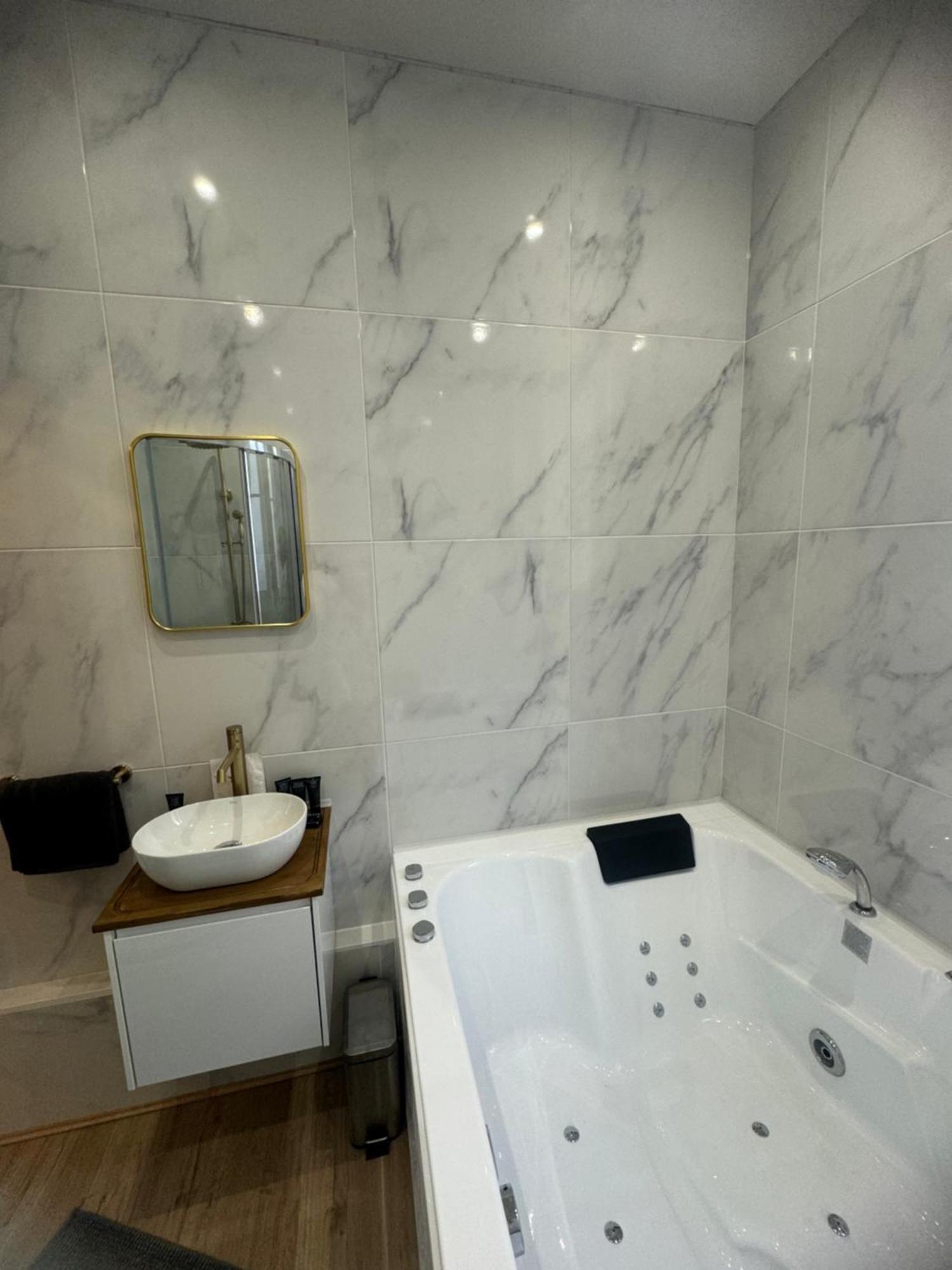 L'Experience Appartement & Spa Prive 尚贝里 外观 照片